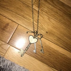 Key necklace